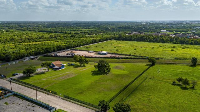 5706 S Acres Drive, Houston, TX 77048