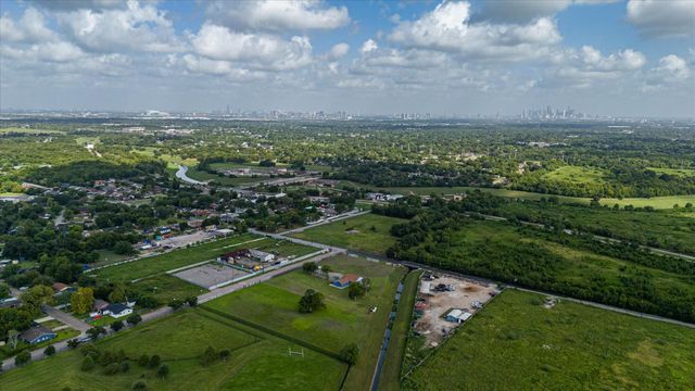 5706 S Acres Drive, Houston, TX 77048