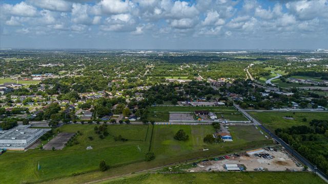 5706 S Acres Drive, Houston, TX 77048