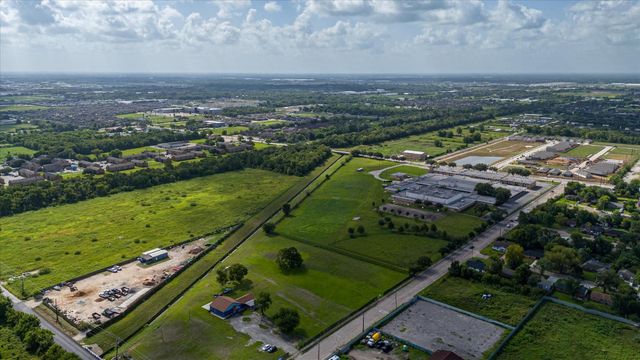 5706 S Acres Drive, Houston, TX 77048