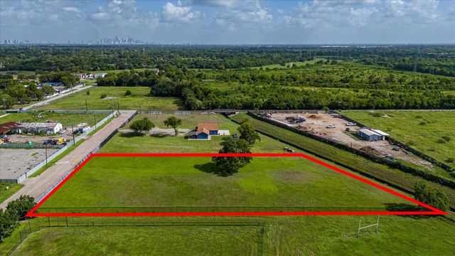 5706 S Acres Drive, Houston, TX 77048