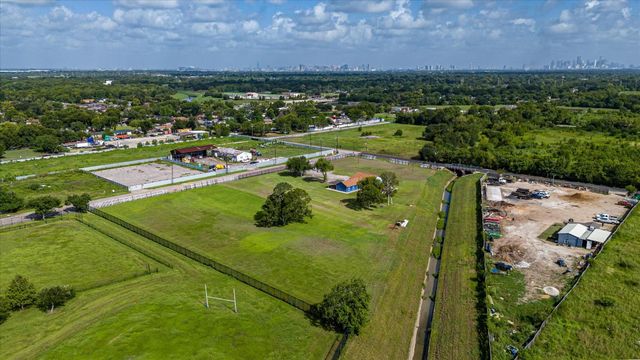 5706 S Acres Drive, Houston, TX 77048