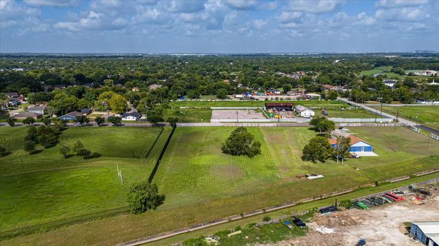 5706 S Acres Drive, Houston, TX 77048