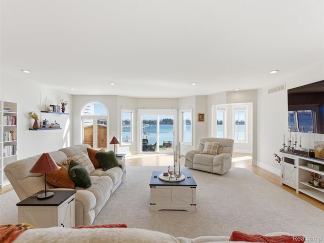 12183 Margaret Drive, Fenton Charter Township, MI 48430