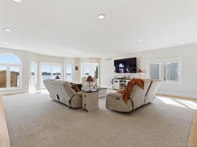 12183 Margaret Drive, Fenton Charter Township, MI 48430