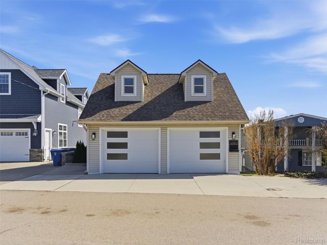 12183 Margaret Drive, Fenton Charter Township, MI 48430