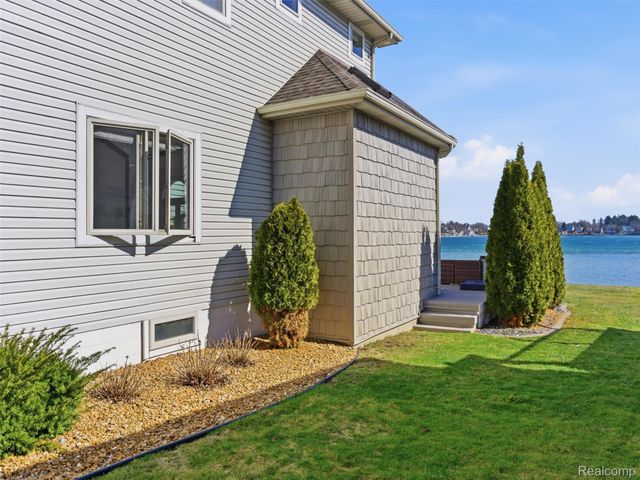 12183 Margaret Drive, Fenton Charter Township, MI 48430