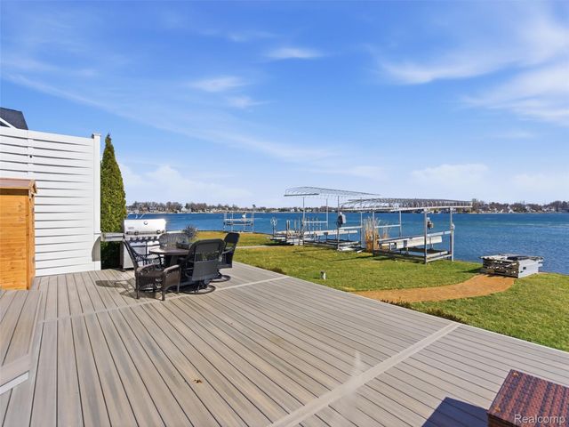 12183 Margaret Drive, Fenton Charter Township, MI 48430