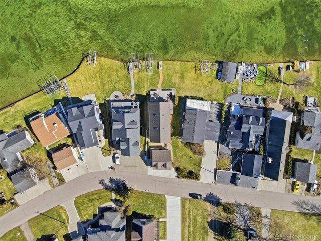 12183 Margaret Drive, Fenton Charter Township, MI 48430