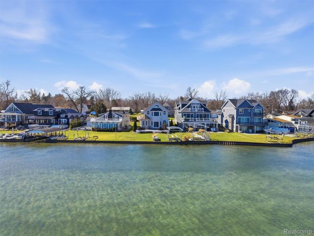 12183 Margaret Drive, Fenton Charter Township, MI 48430