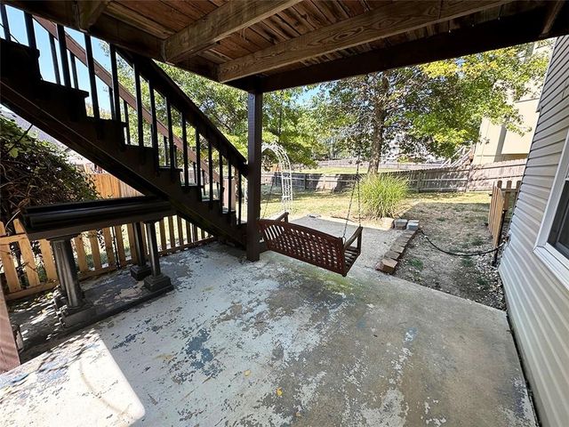 1152 Pacific Circle, Lee's Summit, MO 64081