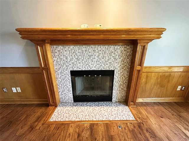 1152 Pacific Circle, Lee's Summit, MO 64081