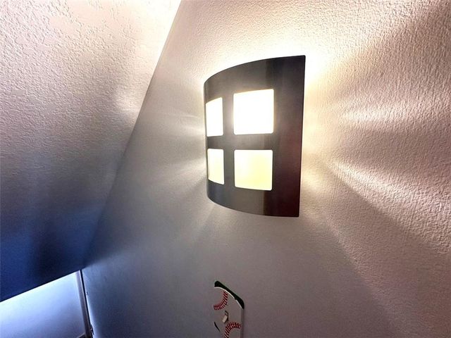 1152 Pacific Circle, Lee's Summit, MO 64081