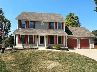 1152 Pacific Circle, Lee's Summit, MO 64081
