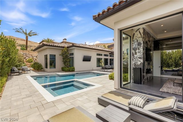 69 Olympia Canyon Way, Las Vegas, NV 89141