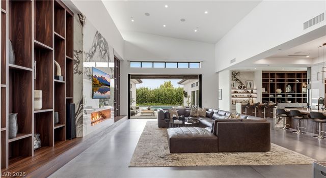 69 Olympia Canyon Way, Las Vegas, NV 89141