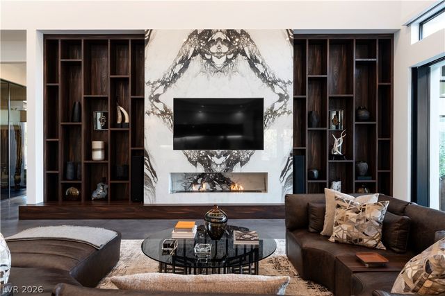 69 Olympia Canyon Way, Las Vegas, NV 89141