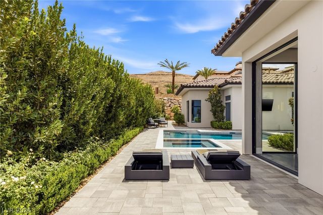 69 Olympia Canyon Way, Las Vegas, NV 89141