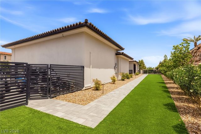 69 Olympia Canyon Way, Las Vegas, NV 89141