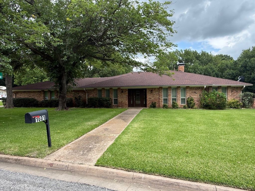 1601 Skyline Drive, Sherman, TX 75092