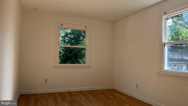 1056 RIVER RD, Trenton, NJ 08628