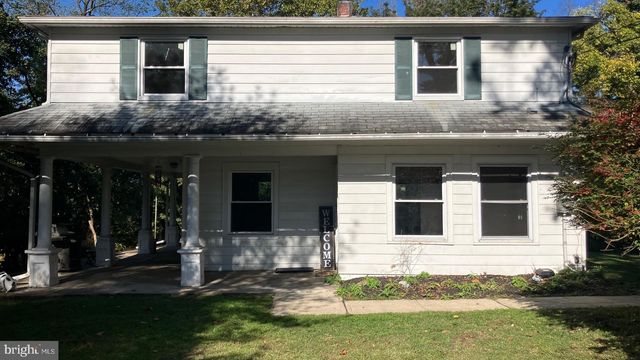 1056 RIVER RD, Trenton, NJ 08628