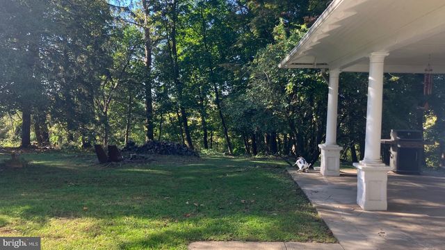 1056 RIVER RD, Trenton, NJ 08628