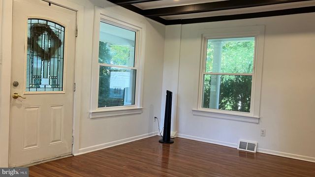 1056 RIVER RD, Trenton, NJ 08628