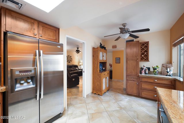 921 N Camino De Luz, Green Valley, AZ 85614