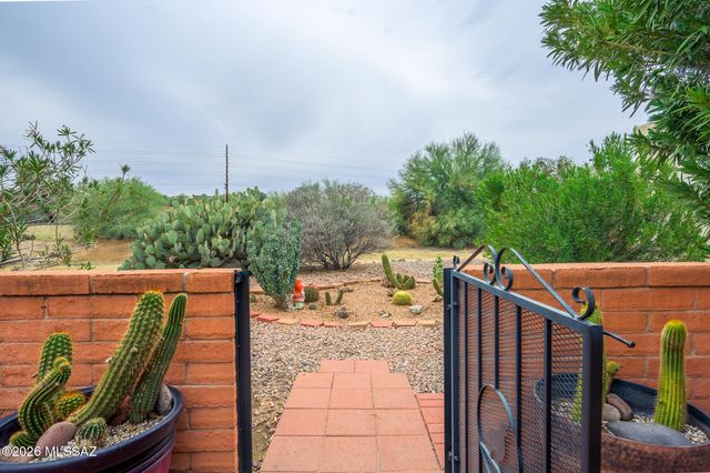 921 N Camino De Luz, Green Valley, AZ 85614