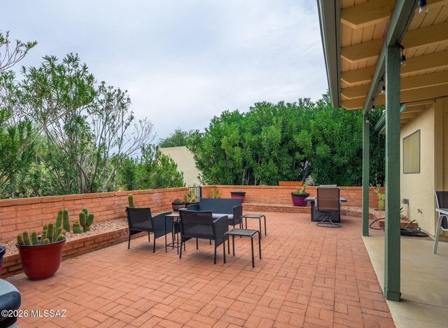 921 N Camino De Luz, Green Valley, AZ 85614