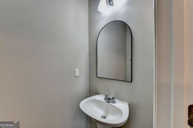 2152 Executive Drive, Duluth, GA 30096