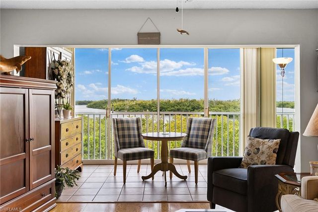 100 Stevens Landing DR # 305, Marco Island, FL 34145