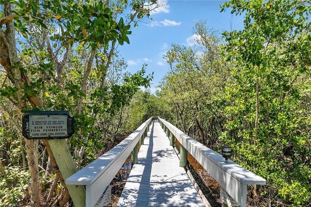 100 Stevens Landing DR # 305, Marco Island, FL 34145