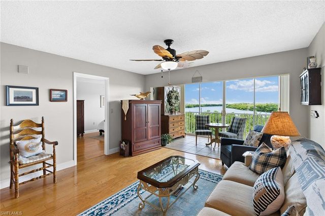 100 Stevens Landing DR # 305, Marco Island, FL 34145
