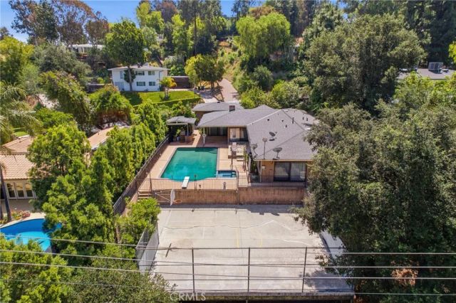 4908 Calvin Avenue, Tarzana, CA 91356