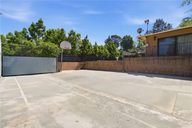 4908 Calvin Avenue, Tarzana, CA 91356