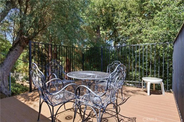 4908 Calvin Avenue, Tarzana, CA 91356