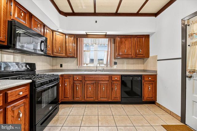 1118 WOLF ST, Philadelphia, PA 19148