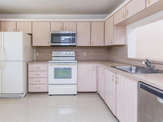 11202 Taft St 11202, Pembroke Pines, FL 33026