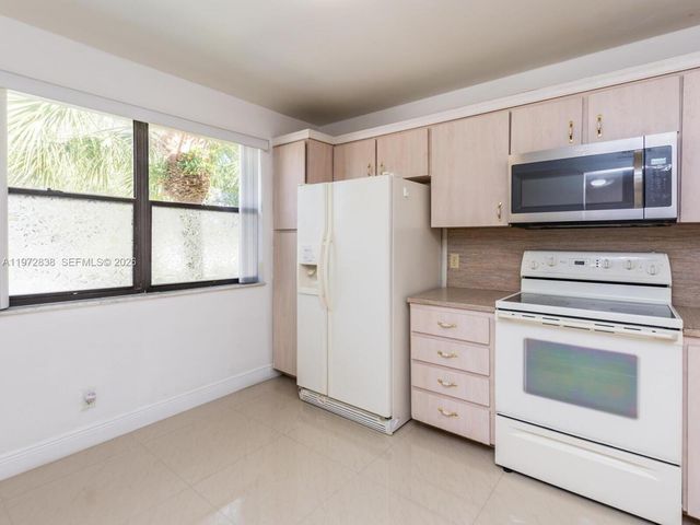 11202 Taft St 11202, Pembroke Pines, FL 33026