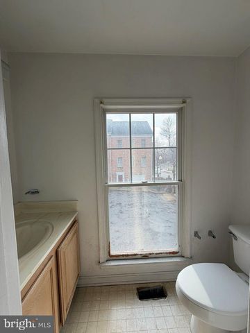 883 BARNABY ST SE, Washington, DC 20032