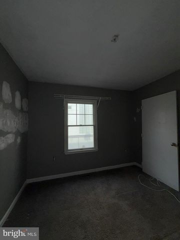 883 BARNABY ST SE, Washington, DC 20032