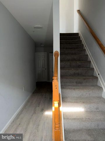 883 BARNABY ST SE, Washington, DC 20032