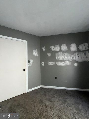 883 BARNABY ST SE, Washington, DC 20032