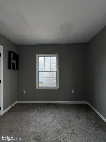 883 BARNABY ST SE, Washington, DC 20032