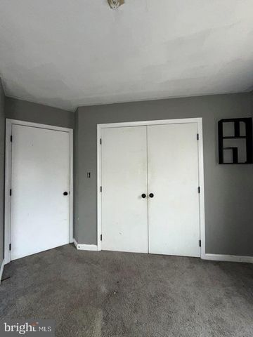 883 BARNABY ST SE, Washington, DC 20032