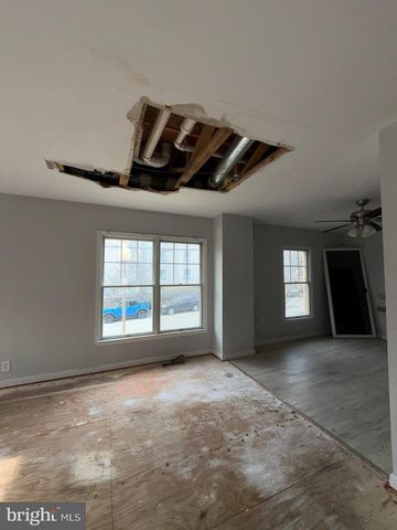 883 BARNABY ST SE, Washington, DC 20032