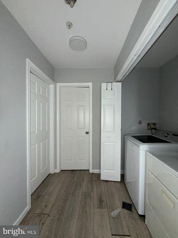 883 BARNABY ST SE, Washington, DC 20032