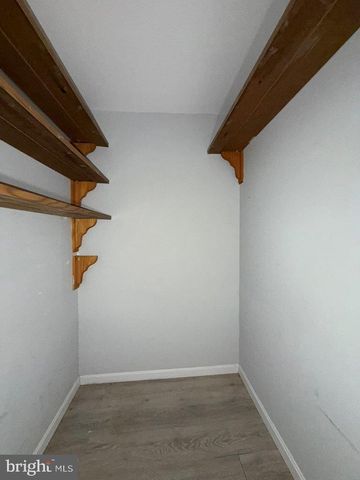 883 BARNABY ST SE, Washington, DC 20032